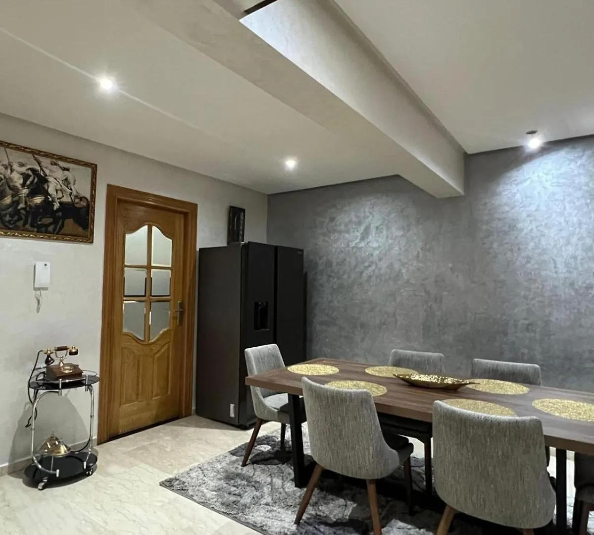 아파트 Appartement Luxueux Au Centre Geuliz 마라케시